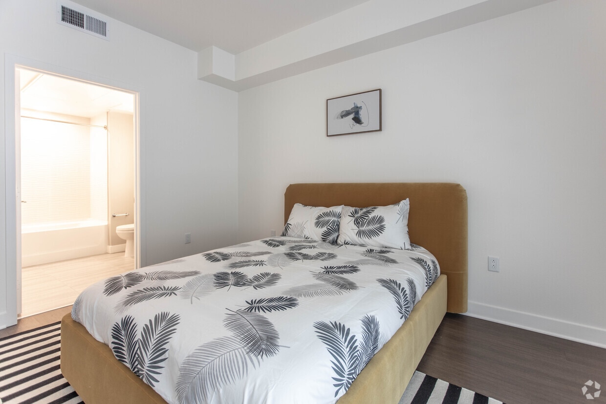 Nova Apartments on Wilshire Apartments in Los Angeles, CA Westside