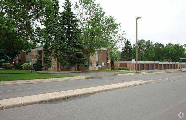 Building Photo - Oxboro Place