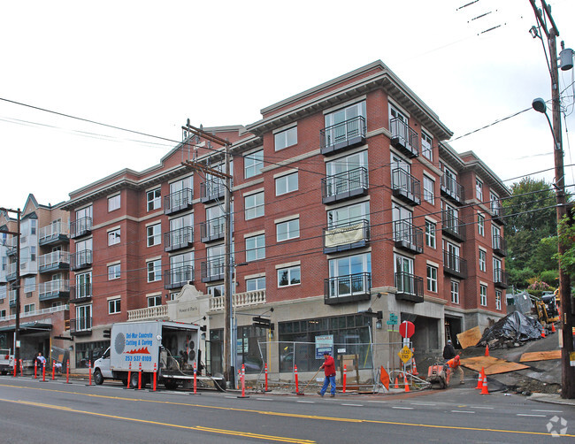 Building Photo - Howard Park Apartments