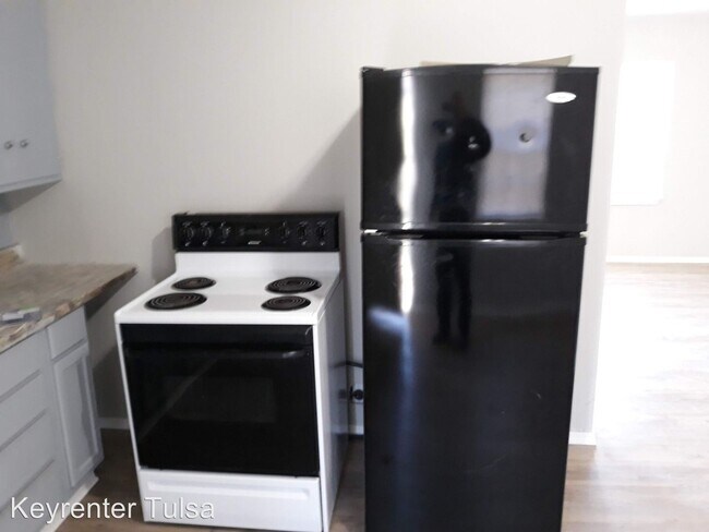 Foto del edificio - 3 br, 1 bath House - 2410 North Urbana Avenue