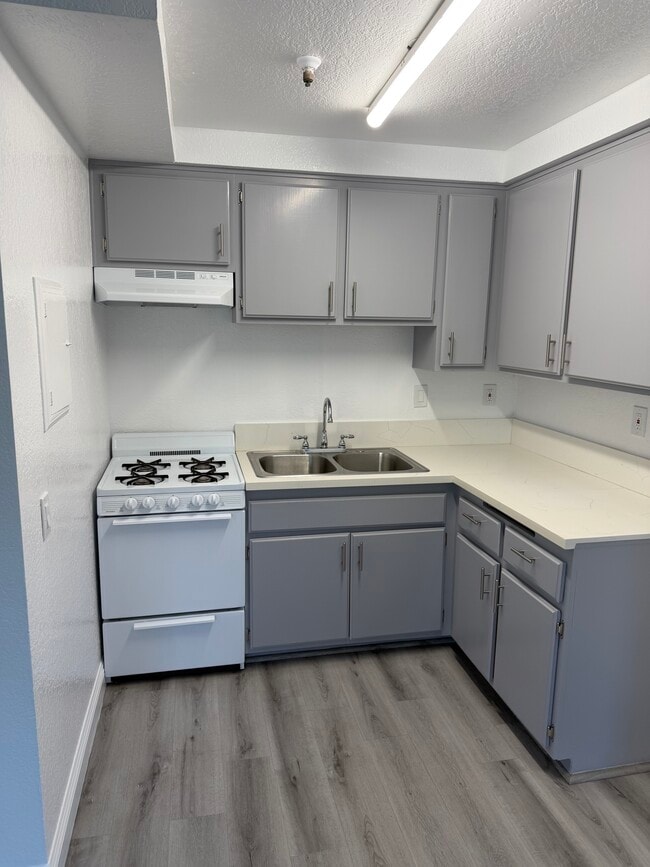 Foto del edificio - 13909 Hawthorne Way