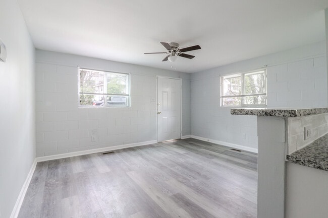 Foto del edificio - 2213 Fitzgerald Ave