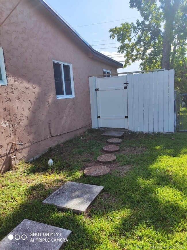 Building Photo - 2616 NW 65th Ave