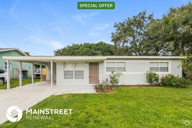 Building Photo - 3153 SE Banyan St