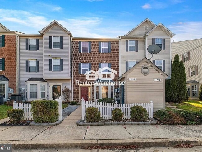 Building Photo - 1929 Gardenia Ct
