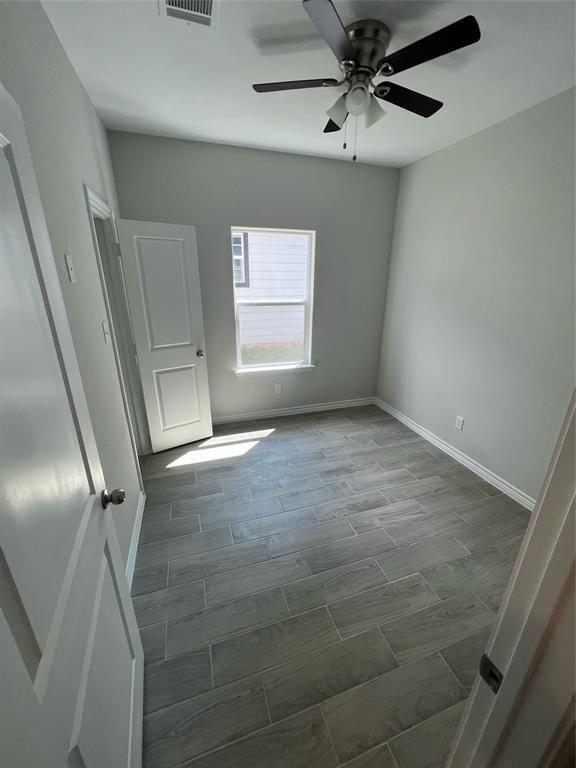 Foto del edificio - 230 Northlawn St