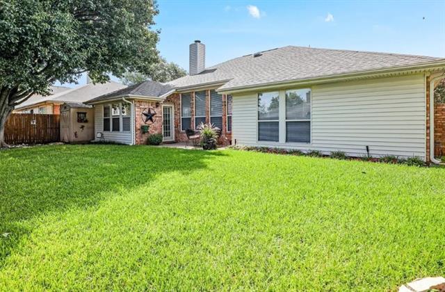 Foto del edificio - 325 Stately Oak Ln