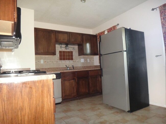 Foto del edificio - Great 3 bedroom with full basement!