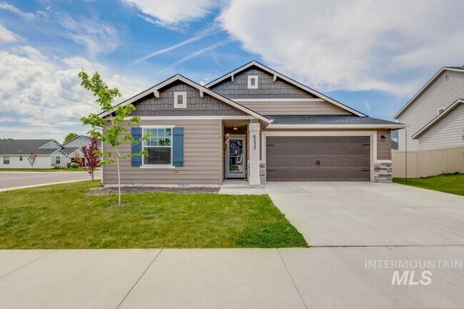Foto del edificio - 6033 N Silver Spruce Ave