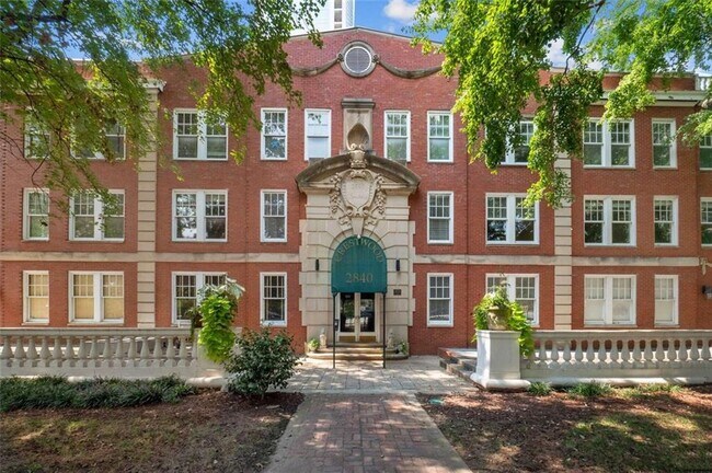 Foto del edificio - 2840 Peachtree Rd NW