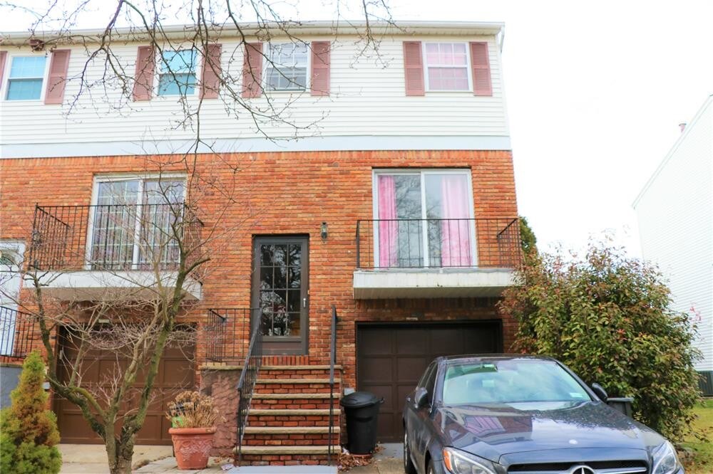 1670 Forest Hill Rd, Staten Island, NY 10314 Townhome Rentals in Staten Island NY