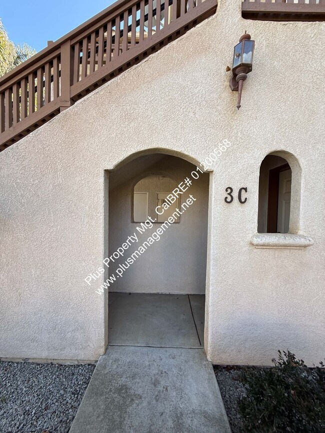 Foto del edificio - Centrally Located Downstairs Condo in the Oak Creek Villas