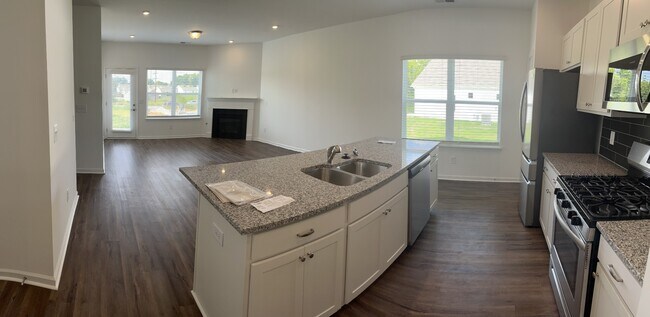 Foto del edificio - 2213 Zeva Cir