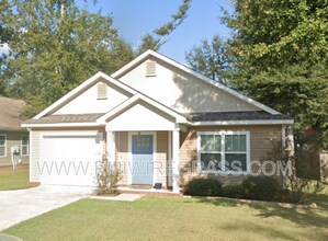 Building Photo - 214 Winterberry Way