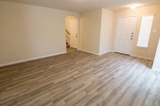 Building Photo - 13011 Baileys Run