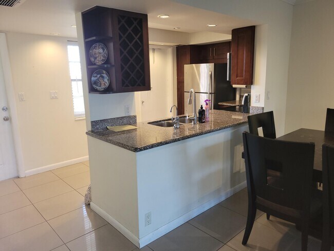 Foto del edificio - 3050 N Palm Aire Dr