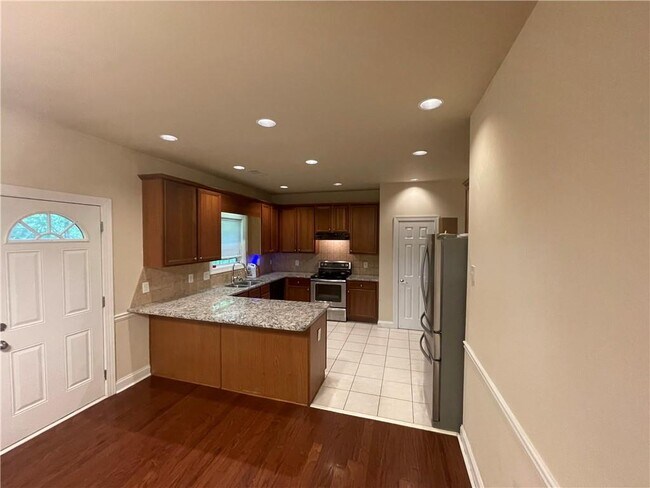 Foto del edificio - 3225 Landingview Ct