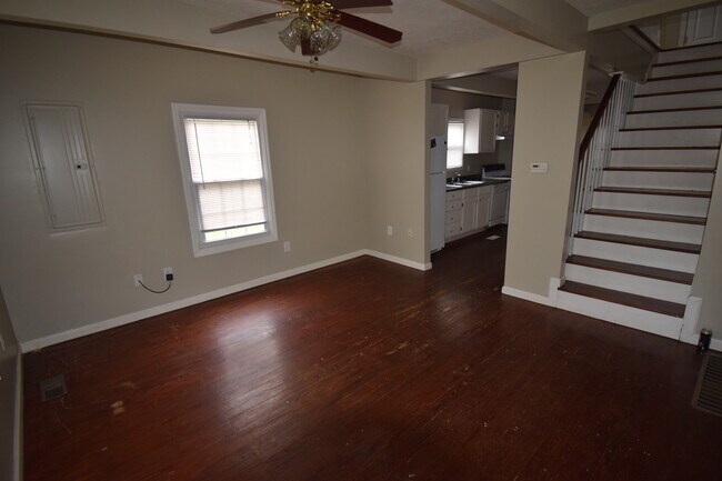 Foto del edificio - VIRTUAL SHOWINGS AVAILABLE - Beautifully U...