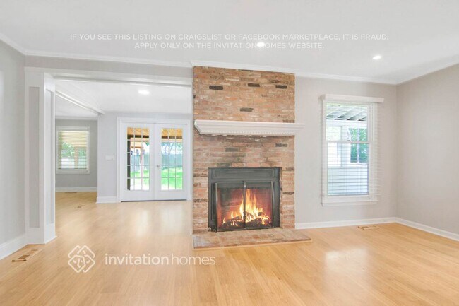 Foto del edificio - 7413 Laketree Dr