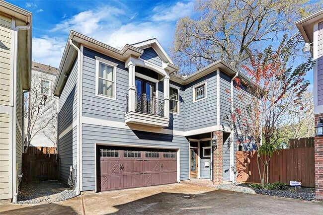 Building Photo - 923 W 23rd St