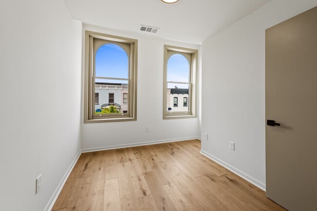 Building Photo - 1741 Park Ave