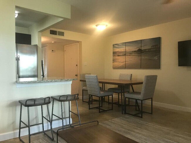 Foto del edificio - 213 S McMullen Booth Rd