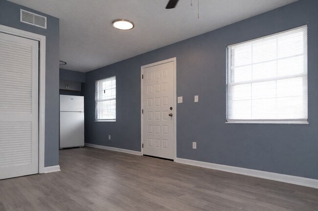 Building Photo - 4450 Dixie Hwy