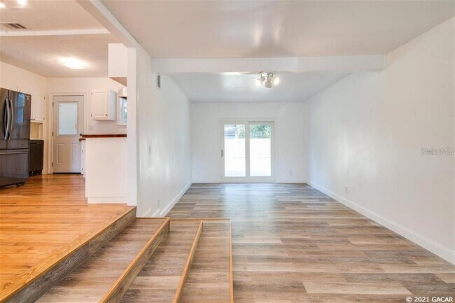 Foto del edificio - 1028 NE 7th Ave