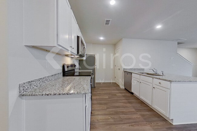 Building Photo - 329 Ironwood Ct