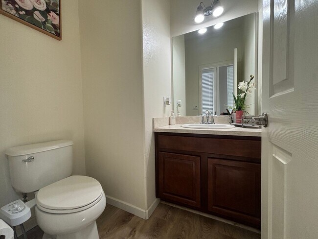 Foto del edificio - Beautifully Remodeled 3-Bedroom Home in Va...