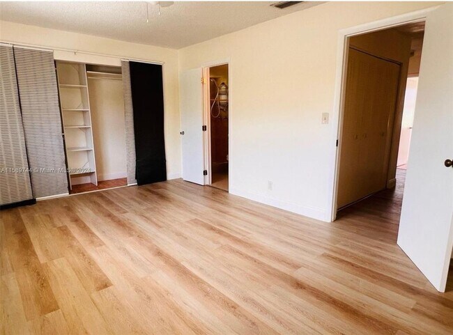 Foto del edificio - 6534 SW 41st St