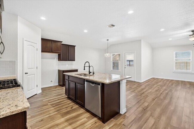 Building Photo - 7230 Tristan Dr