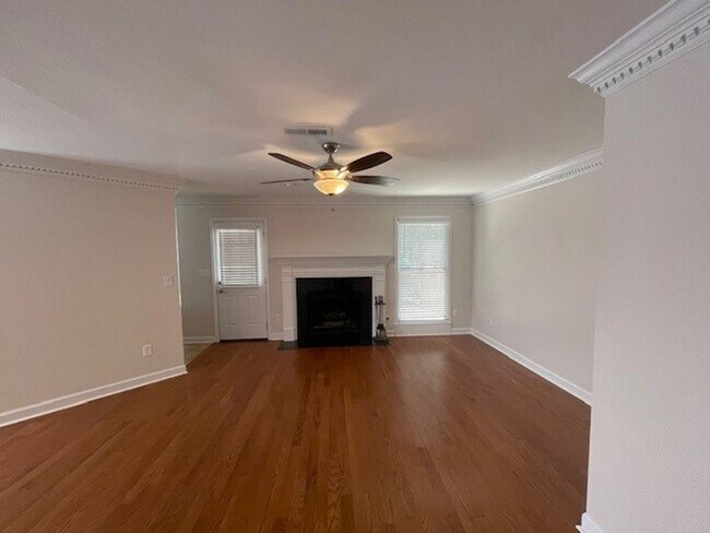Building Photo - PRICE REDUCTION!!  LYONS CROSSING VILLAS.....