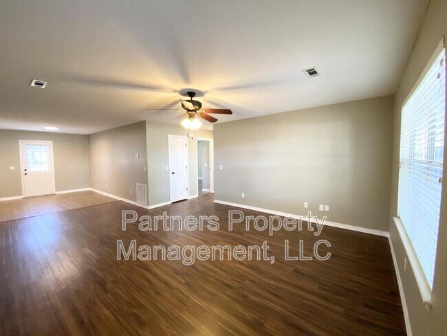 Photo - 831 N 54th Ave Apartment