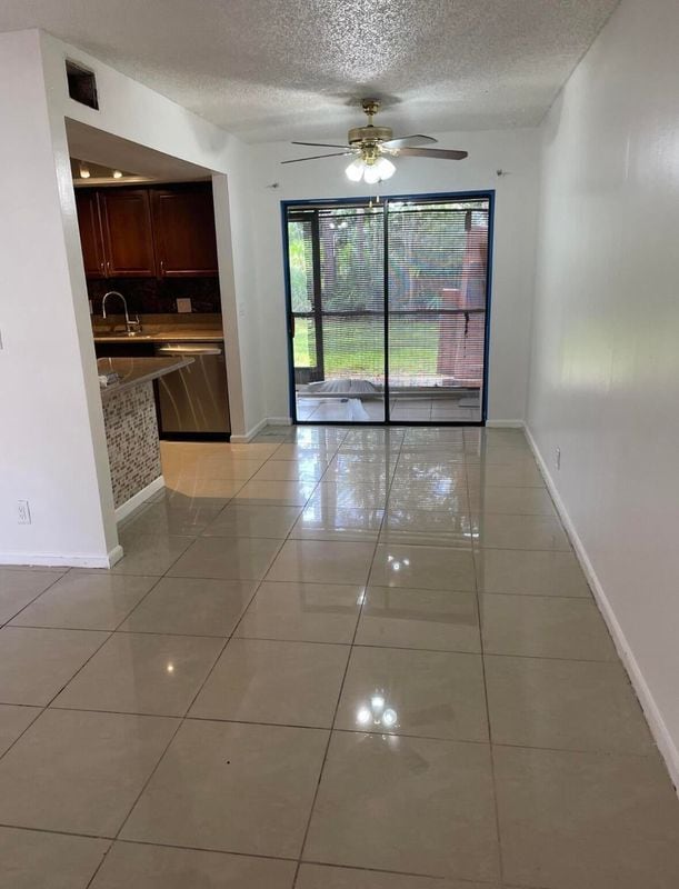 Foto del edificio - 4285 Oak Terrace Dr
