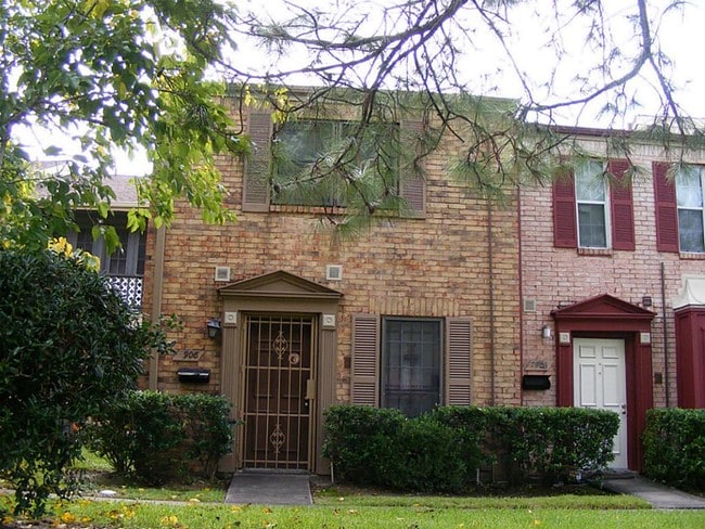 Building Photo - 7908 Grove Ridge Dr