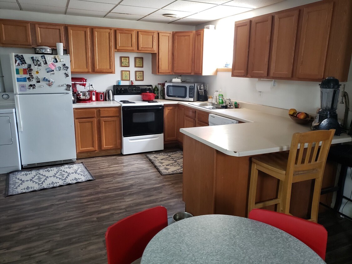 Primary Photo - 1717 K Ave