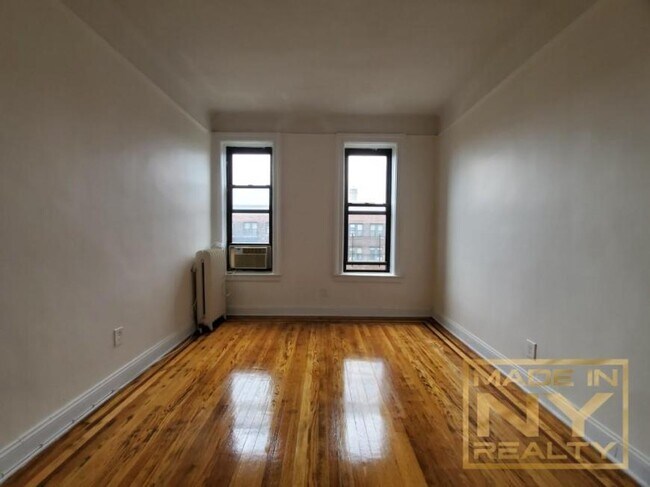 Foto del edificio - 1 bedroom in ASTORIA NY 11106