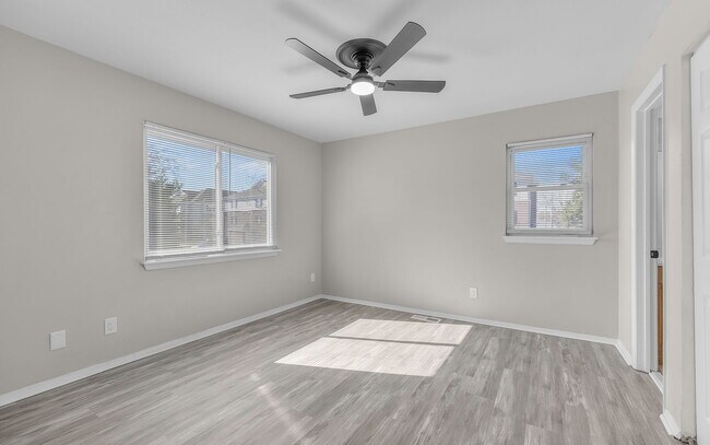 Building Photo - 809 Hampstead Ct