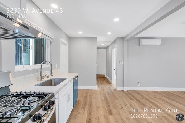 Foto del edificio - Spacious & Renovated Single Family Home | ...