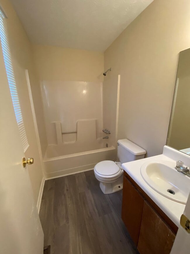 Building Photo - 2 Bedroom 2.5 Bath Townhome in Austell