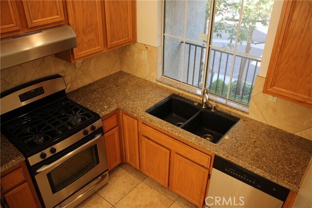 Building Photo - 72 Chaumont Cir