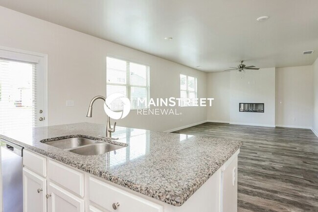 Foto del edificio - 4 Bedroom Pet-Friendly Home in MCDONOUGH, GA with Main Street Renewal