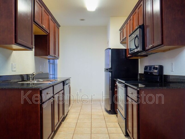 Foto del edificio - 2255 Braeswood Park Dr