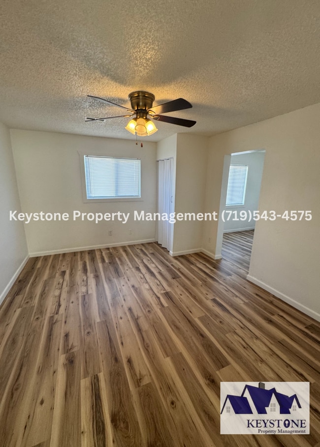 Building Photo - Fully Renovated Home 5 bedrooms/2 Bathrooms $1550/$1550