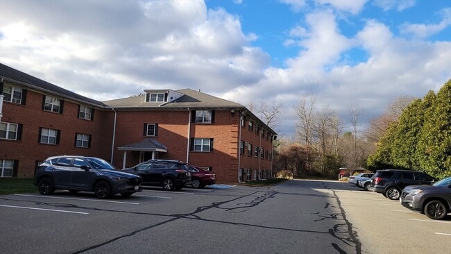 Building Photo - 3 Leonard Rd