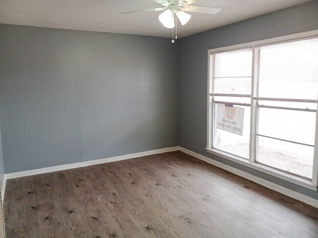 Foto del edificio - $0 First Month's Rent / $0 Deposit at Move-in