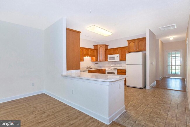 Building Photo - 12991 Little Hayden Cir