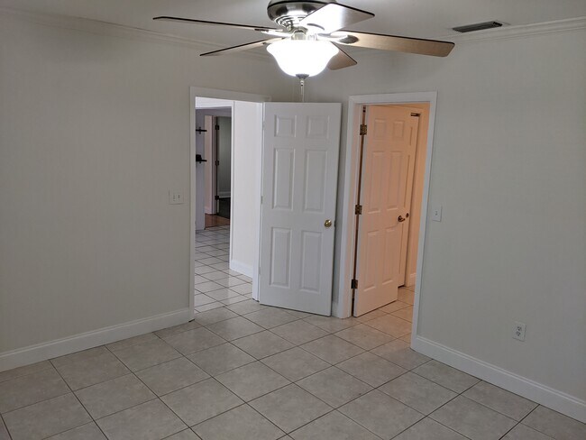 Photo - 8 S Arcturas Ave House