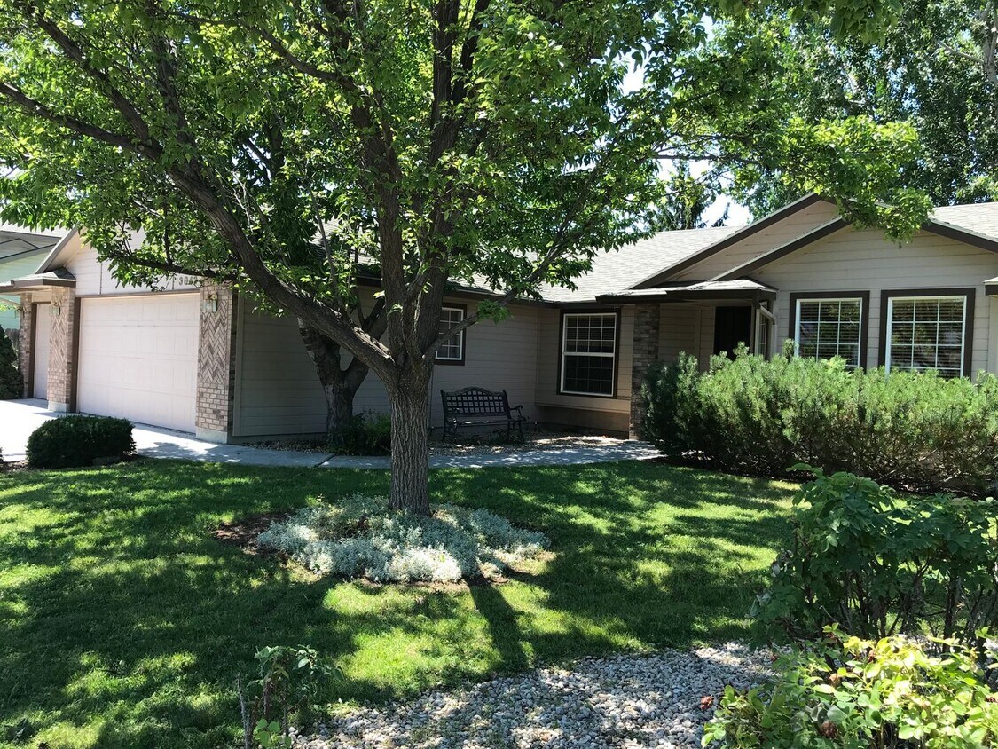 Primary Photo - Meridian Home w/ Your Dream Backyard!